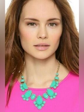 Kate Spade 2 Tone Green Statement Necklace Gold Tone Chain, “Day Tripper”